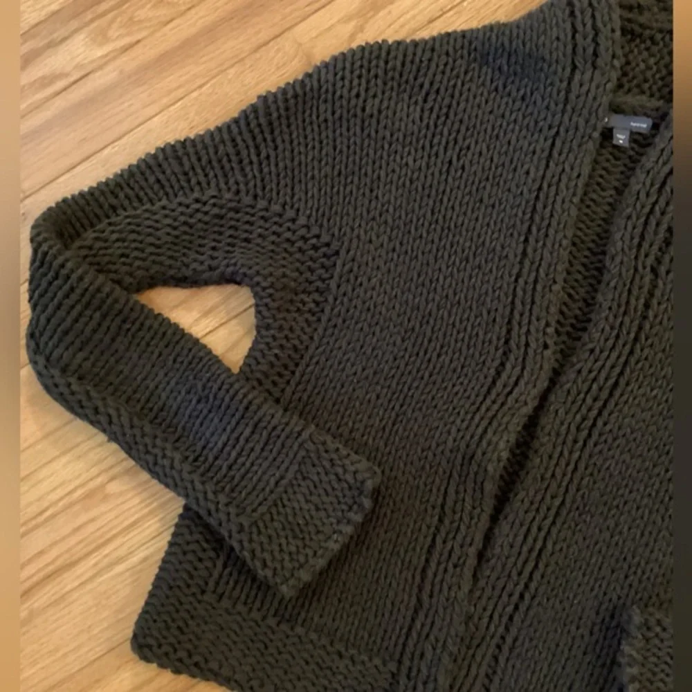 LIKE NEW GAP CHUNKY FISHERMAN HAND KNIT OPEN CARDIGAN BLACK SEMIFITTED SWEATER M